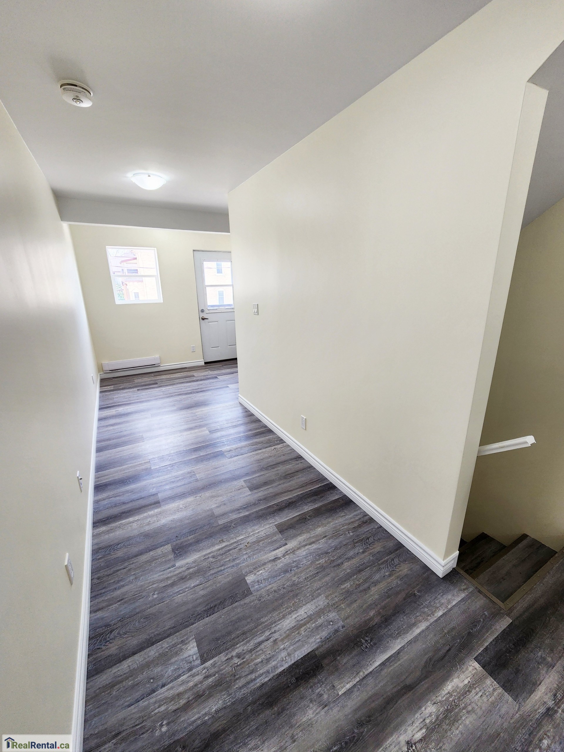 RealRental.ca - 204 - 155 Fergus St S - Apartments for rent in Mount Forest 2