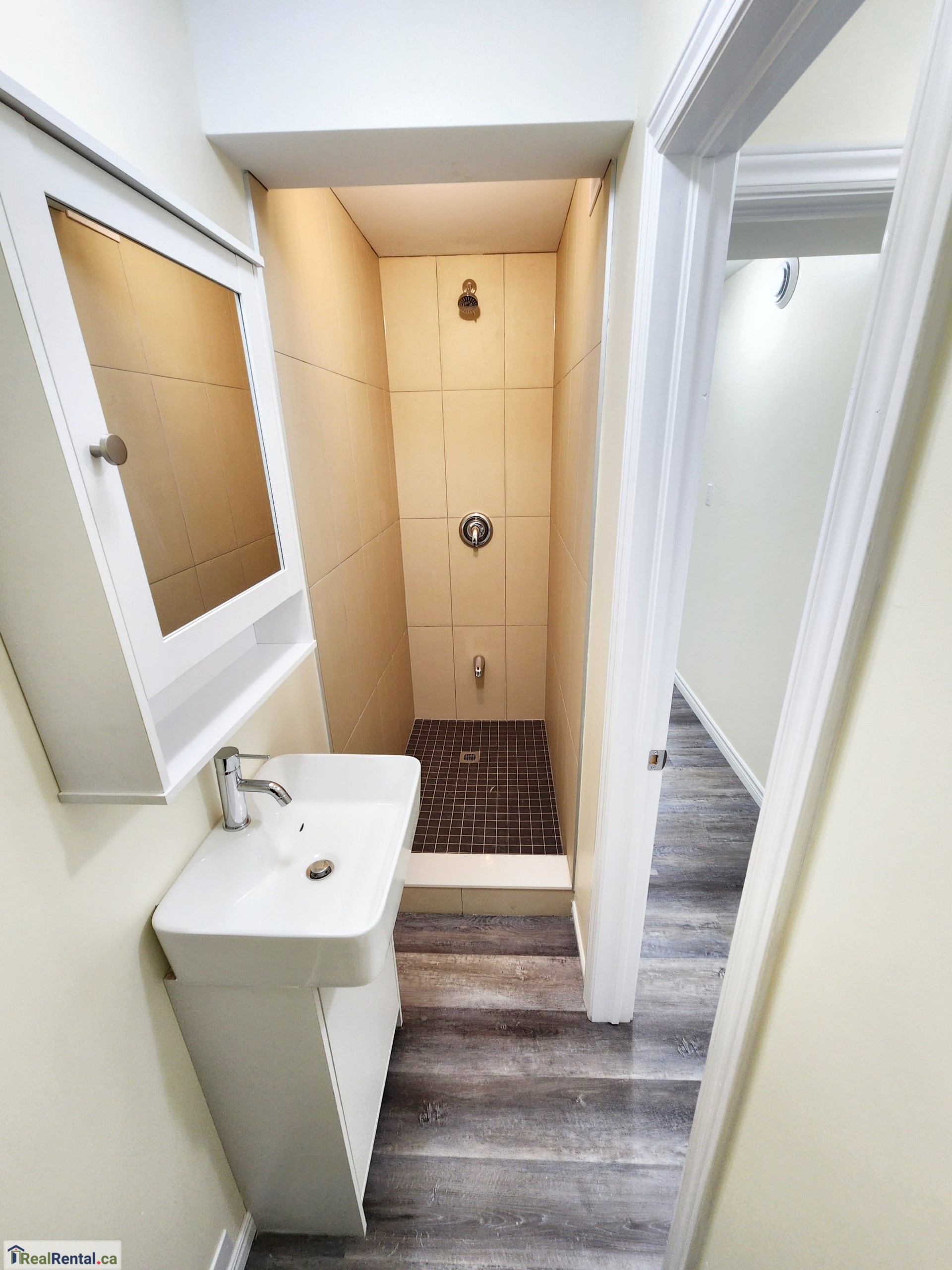 RealRental.ca - 204 - 155 Fergus St S - Apartments for rent in Mount Forest 2