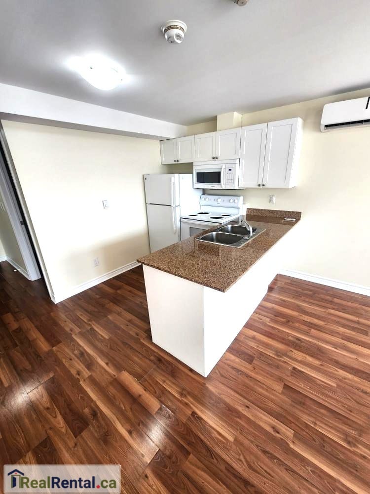 1 Bedroom + den Apartment for Rent in Shelburne – 205 - 155 Main St W -- Newly Renovated 1 reallease.ca