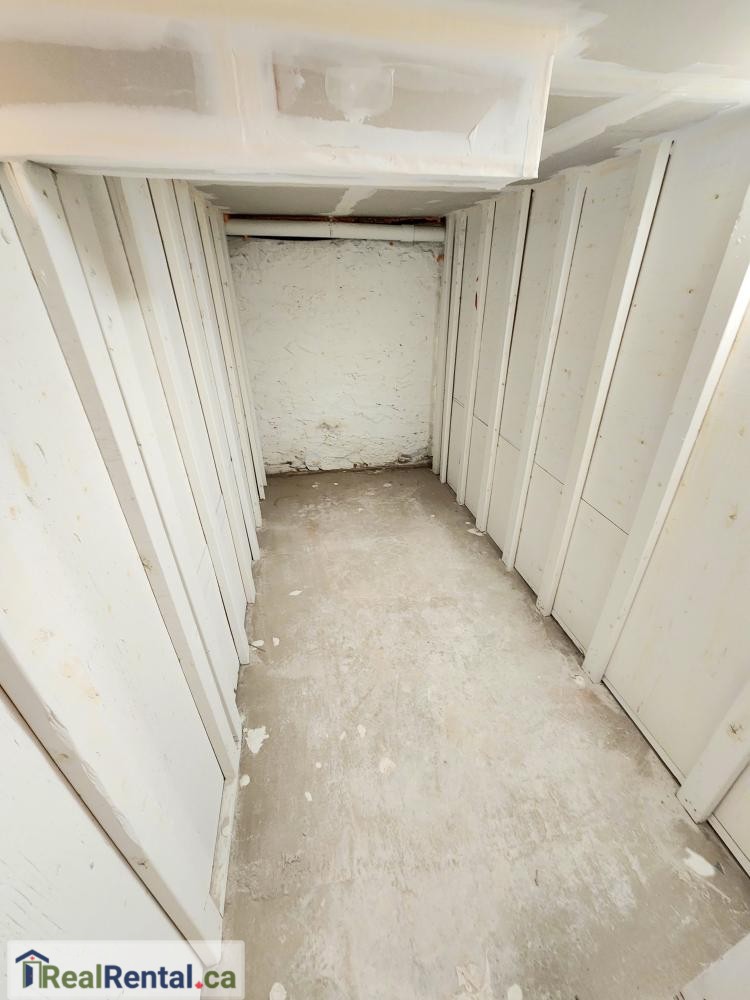 Indoor Self storage for rent in Shelburne - 147 main st