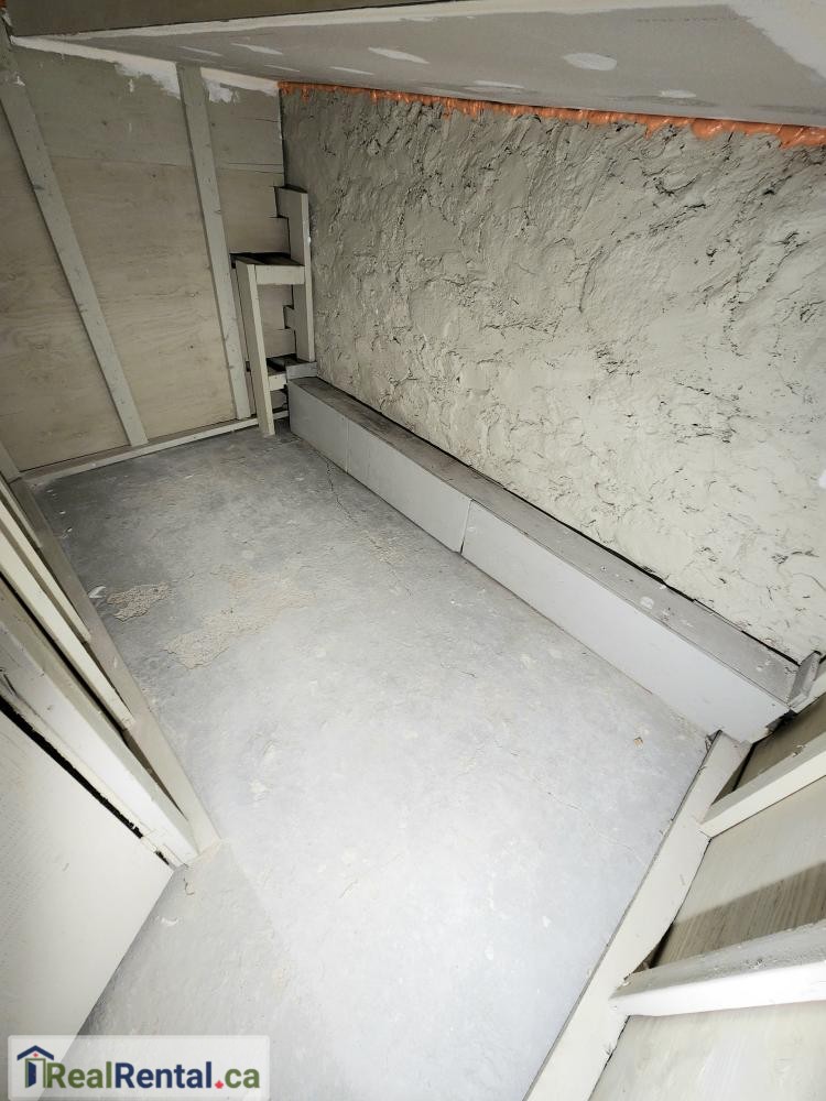 secure Indoor self storage in Shelburne