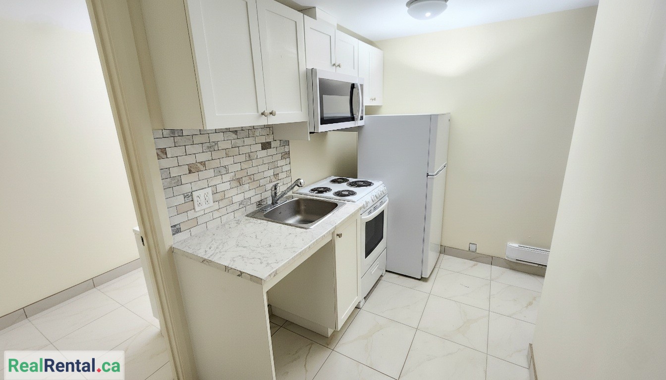 Get 1 Month FREE Rent – Large One Bedroom Apartment for Rent in Shelburne -101 Main St